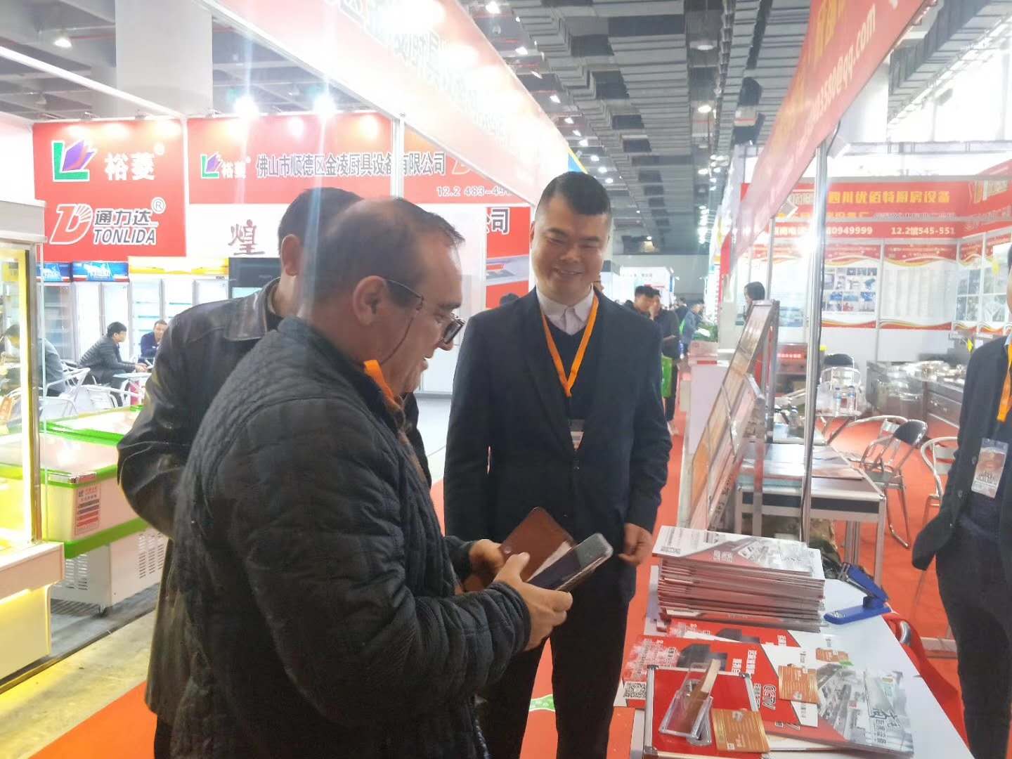 91看片看黄25屆廣州酒店91免费看片APP設備中展91免费看片APP油煙淨化一體機照片3